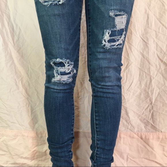 American Eagle Distressed Low Waisted Size 2 Jeggings Skinny Jeans Medium Wash - Picture 9 of 14